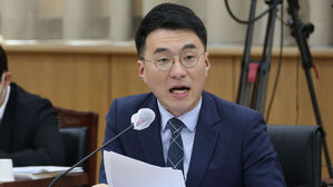'코인 의혹' 김남국 재판행&hellip;예치금 99억 원 숨기려 허위 재산신고