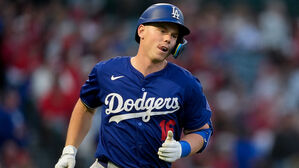 MLB 다저스, 주전 포수 스미스와 10년 1천891억 원에 계약 연장
