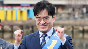 "'공직자 도덕의무' 기사 쓴 민주당 공영운, 본인 부동산 논란은 축소"