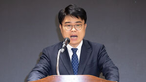 의협 차기 회장 "사태 해결하려면 복지부 차관부터 파면하라"