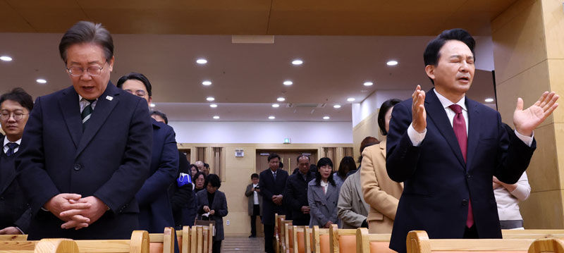 지난 3월 31일 부활절 예배드리는 이재명 대표와 원희룡 후보 (사진=공동취재, 연합뉴스)