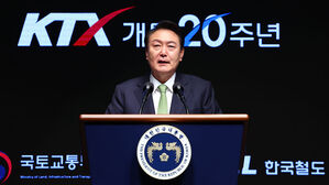 윤 대통령 "신형 KTX-청룡 5월부터 투입&hellip;전국 2시간 생활권 실현"