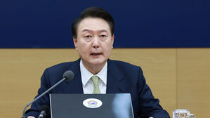 윤 대통령 "긴급 농축산물 가격안정자금 무제한&middot;무기한 투입"