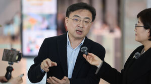 신장식 "지구당 부활? 돈 먹는 하마 우려&hellip;정개특위 만들자"
