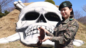 3년 기른 머리카락 싹둑&hellip;소아암 환아에 기부한 육군 간부