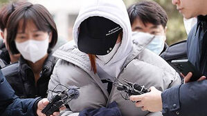 모텔서 쌍둥이 엎어 재워 숨지게 해&hellip;엄마 법정서 혐의 인정