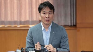 이복현 "공매도 일부 재개 필요&hellip;불법 차단 시스템 구축 내년 초 가능"