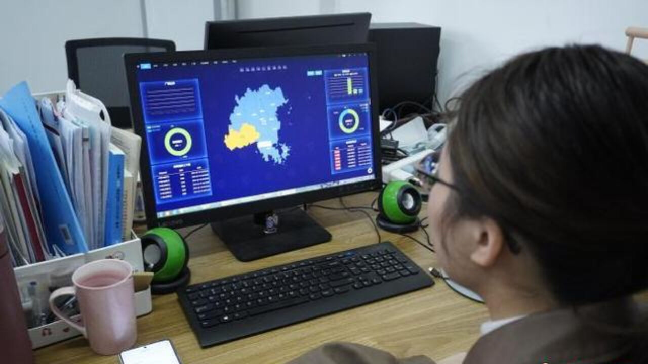 스마트 음성 탐지기 작동 즉시, 교사 컴퓨터로 실시간 알림 신호가 수신된다. (사진=NetEase 홈페이지 캡처)