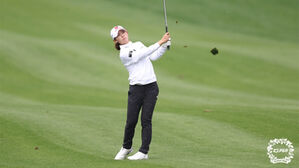 황유민, KLPGA 두산건설 2R 단독 선두 도약