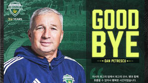 '명가재건' 노렸던 페트레스쿠 감독, 10개월 만에 전북 사령탑 사임