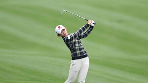황유민, 선두 질주&hellip;KLPGA 투어 시즌 첫 우승 예약