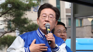 이재명, '험지' 강남 3구 표심 공략&hellip;추미애 지원 유세도