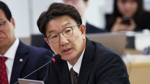 권성동&middot;나경원&middot;윤상현 "식물정부&middot;탄핵 우려&hellip;최악 막아달라"