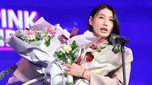 김연경 현역 연장의 씁쓸한 뒷맛&hellip;"우스운 얘기이긴 하죠"