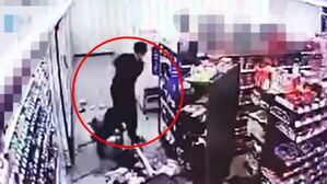 [영상] "난 남성연대인데, 넌 머리 짧으니까"&hellip;20대 '편의점 무차별 폭행남'에 재판부 "심신미약 인정"