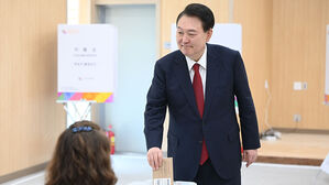 '5년 여소야대' 직면한 윤 대통령&hellip;국정운영 '험로'