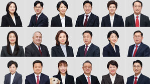 금메달리스트 &middot; 초등교사 &middot; 가수&hellip;비례대표로 금배지