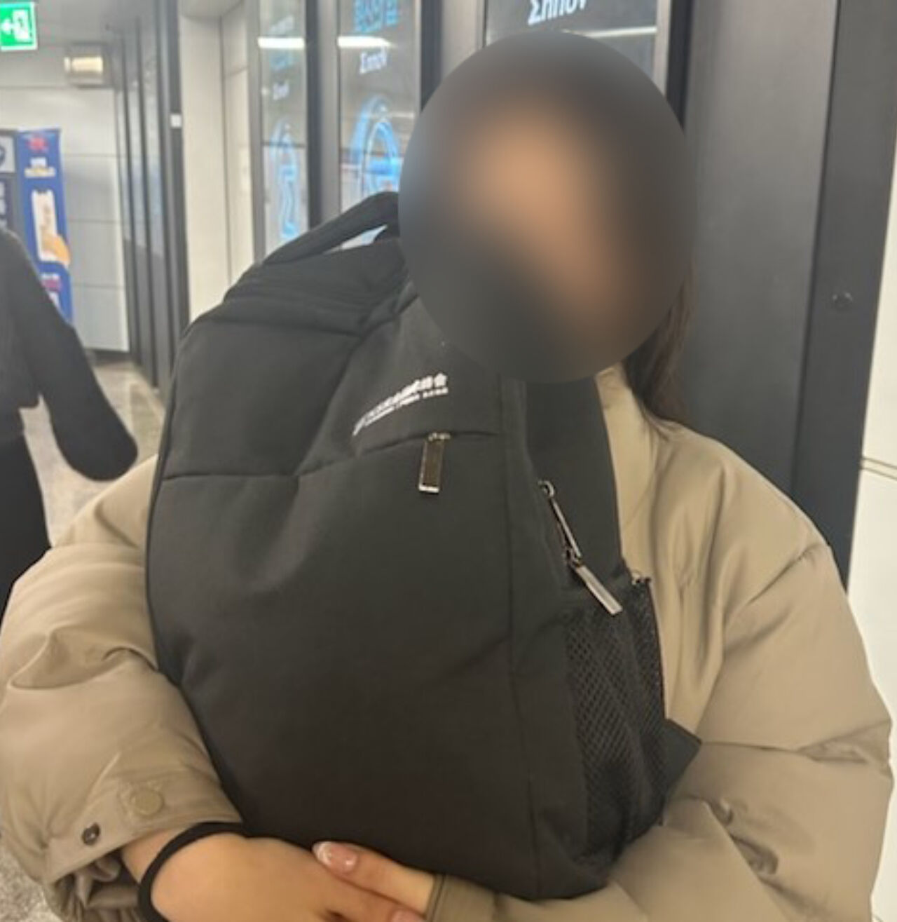 중국인 가방 찾아준 부산 경찰 (사진=부산경찰청 제공)