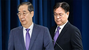 "국민 뜻 받들어 국정 쇄신"&hellip;총리&middot;대통령 비서실장 사의