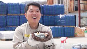 돌만 씻었을 뿐인데 조회수 '폭발'…석재회사 살린 직원