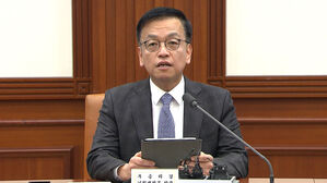 최상목 "유류세 인하 조치&middot;유가연동보조금 2개월 추가 연장"