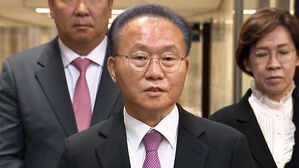 윤재옥 "채 상병 특검법에 독소조항" 반대&hellip;국힘 내부 8명 찬성하면 대통령 거부권 무력화