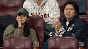 [SBS Star] Son Ye-jin Shares How Nice It Was to Go On a Baseball Game Date with Hyun Bin Last Month