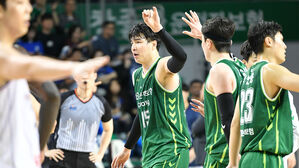 프로농구 DB, KCC 꺾고 4강 PO 1승 1패