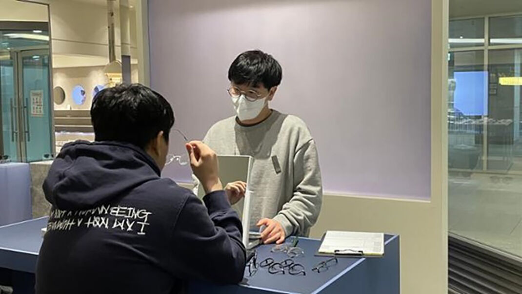 3D 스캐너와 프린팅보다 좋은 경험을 만드는 건 역시나 친절한 상담이다. 출처 : 한국일보