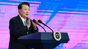 윤 대통령 "연구자들이 제때 연구 착수하도록 R&D 예타 획기적 개선"