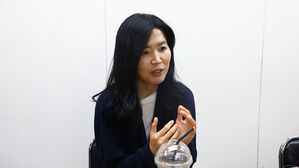 "지문인식 출입문 안 열리네요&hellip;회사에 성희롱 하소연했더니"