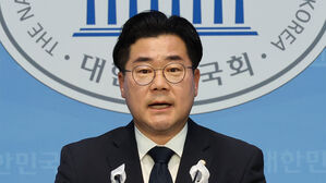 '원내대표 단독 출마' 박찬대 "김건희 여사 특검법 바로 발의"