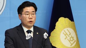 '친명' 박찬대, 민주당 원내대표 선거 단독 출마