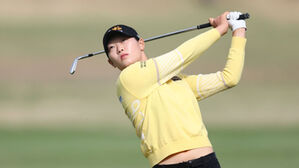 방신실, 메이저 KLPGA 챔피언십 2R 1타 차 단독 선두
