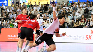 핸드볼 챔피언결정 1차전 SK, 삼척시청에 8점 차 완승