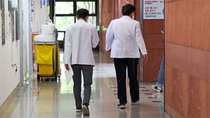 31개 의대 교수 "교육부, 인정기관심의로 의평원 좌우하려 해"