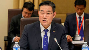 "전화한 적 없다"던 신원식&middot;이종섭, 이첩 전후 13차례 통화