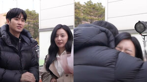 [SBS Star] Kim Soo Hyun Hugs Kim Ji Won in Tears on the Last Day of 'Queen of Tears' Shooting