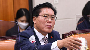 국민의힘 원내대표 경선, 송석준 출사표에 이종배&middot;추경호&middot;성일종 고심