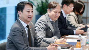 산업장관 "전략기술 세액공제 연장 &middot; 차세대 기술 R&D 추진"