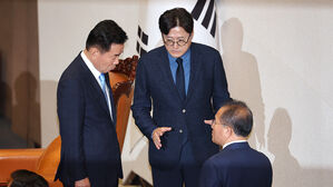 홍익표 "국민 시선 따라 이태원 특별법&middot;채 해병 특검법 처리"