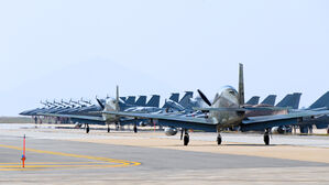 훈련 중인 공군 항공기서 연료탱크 등 떨어져&hellip;"피해 없어"