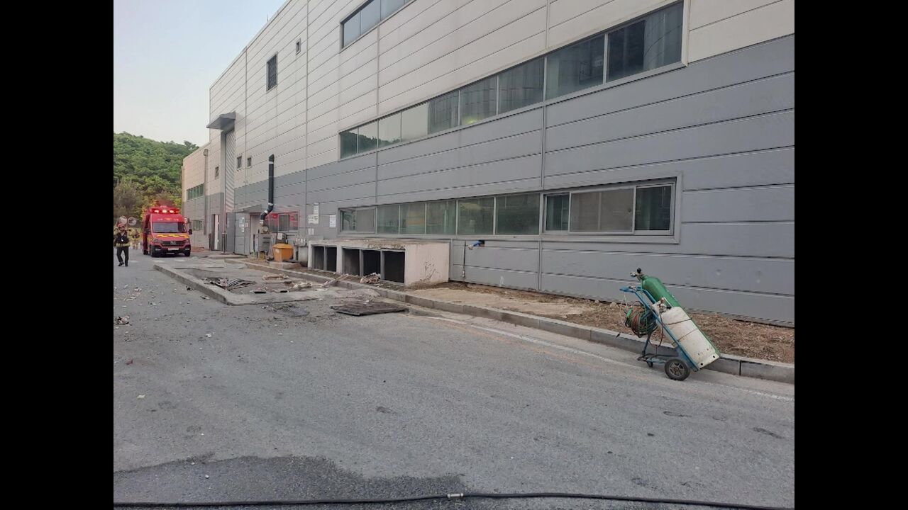 전주 재활용 처리시설서 가스 폭발 (사진=전북특별자치도소방본부 제공)