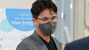 KIA 장정석 &middot; 김종국 "1억 원 받았지만&hellip;사기 진작 차원"