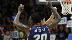 KCC, 또 1만 넘게 모인 부산서 연승&hellip;13년 만의 우승까지 '1승'