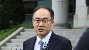 검찰 '명품가방 의혹' 신속 수사 방침에&hellip;민주 "특검 거부 명분 쌓나"