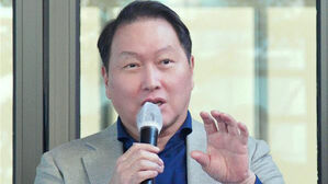 한국노총 찾은 최태원 "노사 혁신 프레임에 머리 맞대자"