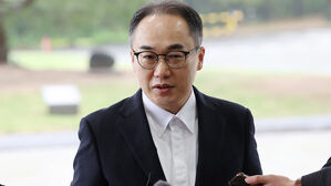 검찰총장 "증거와 법리 따라서만 신속&middot;엄정 수사&hellip;지켜봐 달라"