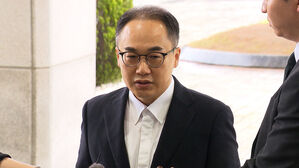 검찰총장 "김 여사 명품 가방 의혹 법리 따라 엄정 수사"