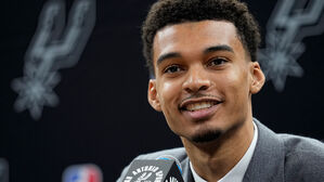 NBA  웸반야마, 역대 6번째 만장일치 신인왕